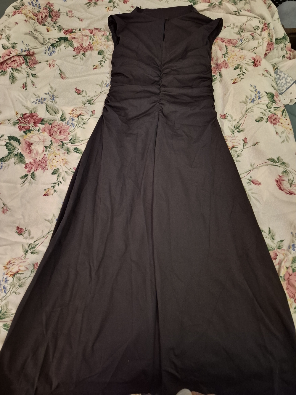 ✨️ Halara Black Ruched Maxi Dress NWT XS Quiet Luxury Flowy Elegant ✨️ - Picture 2 of 5